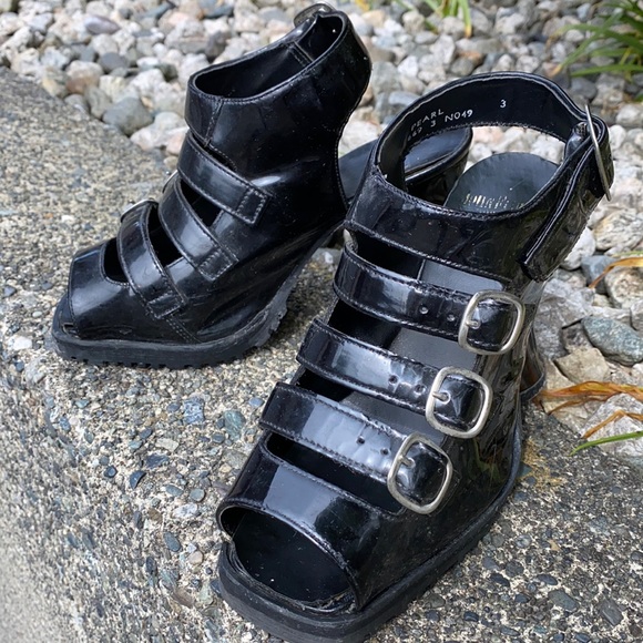 John Fluevog Electra patent leather high sandals - Picture 1 of 9